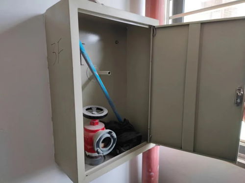 责令整改！揭阳榕城某小区违规搭建塑钢制品被曝光